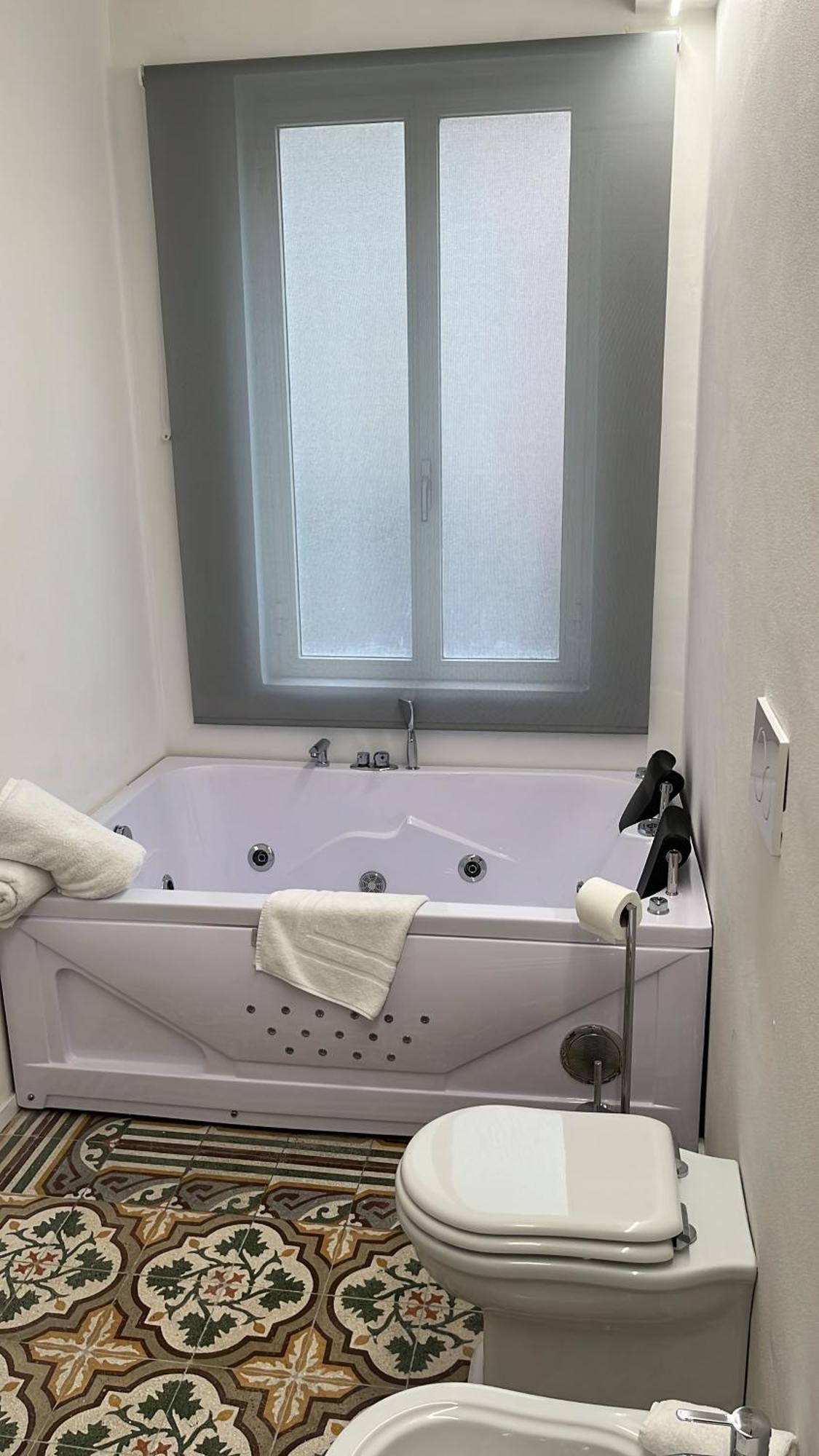 Rosarias Rooms Manfredonia Exteriör bild